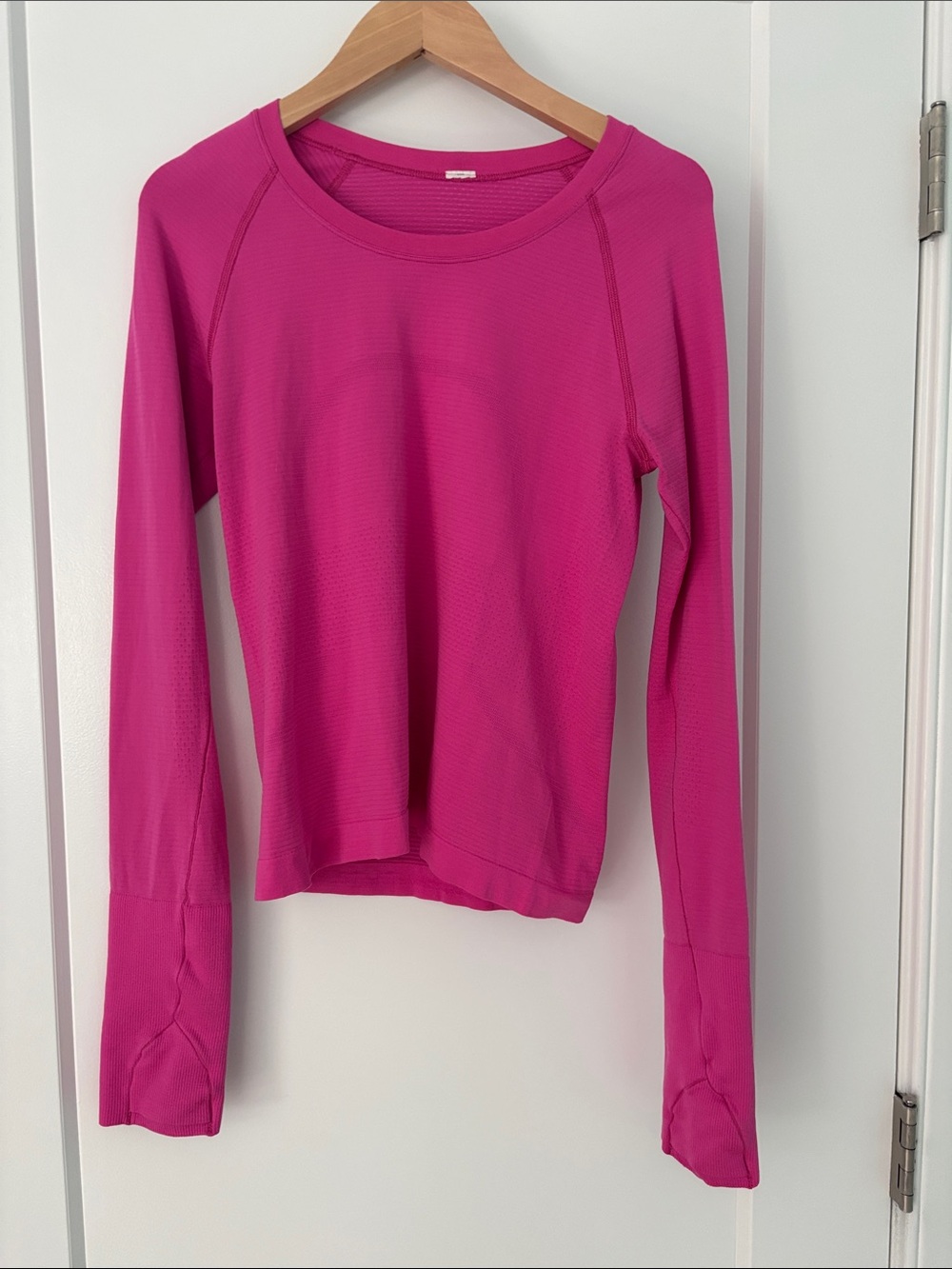 Lululemon Swiftly Tech Long Sleeve Shirt, Waist-length, Size 4, Sonic Pink